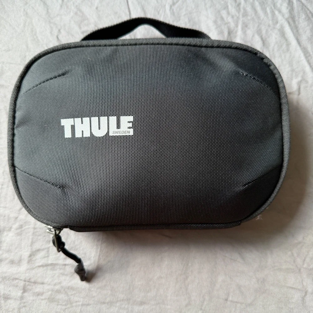 Thule Subterra PowerShuttle Electronics Organizer Travel Case NWT Black